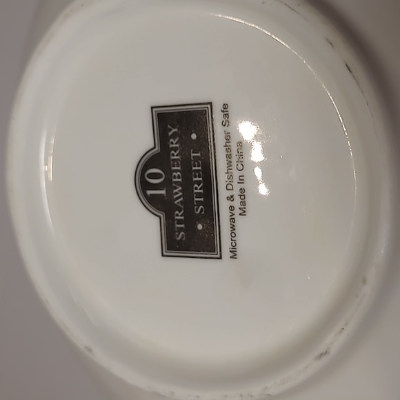 #2)10 strawberry street white porcelain oval serving boat bowl 11"×8"×4".6" - Picture 6 of 7